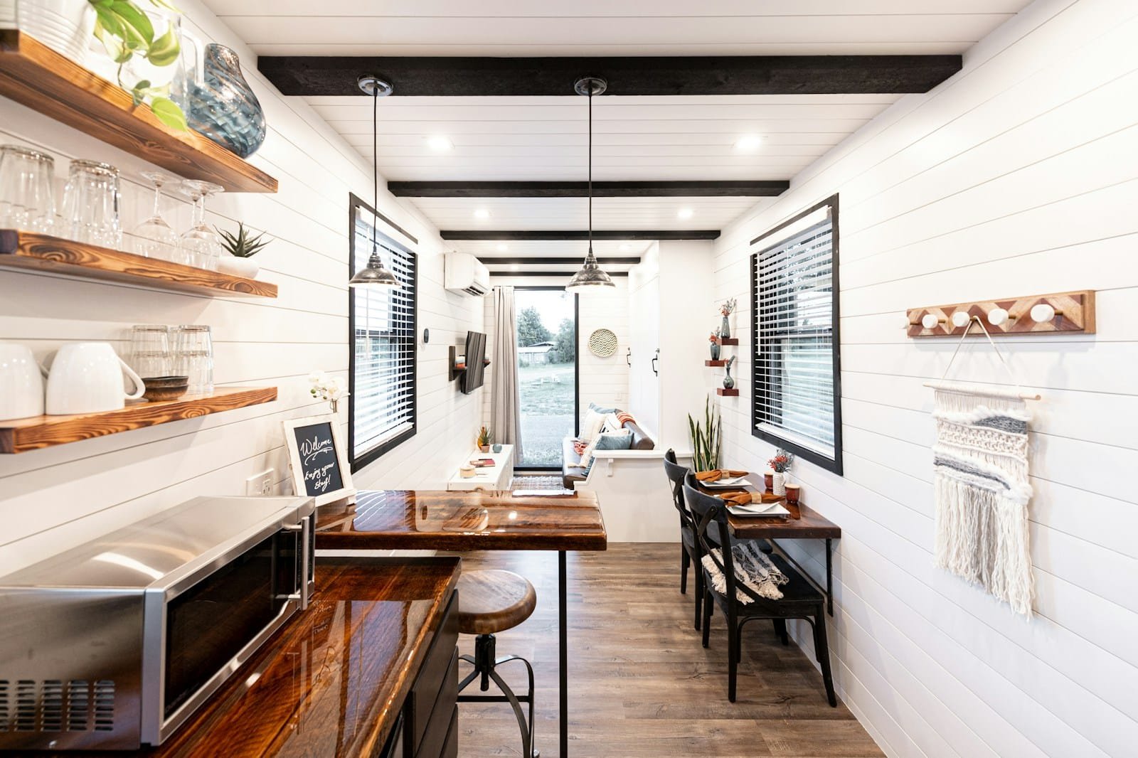 Cocina en una Casa Contenedor en Uruguay